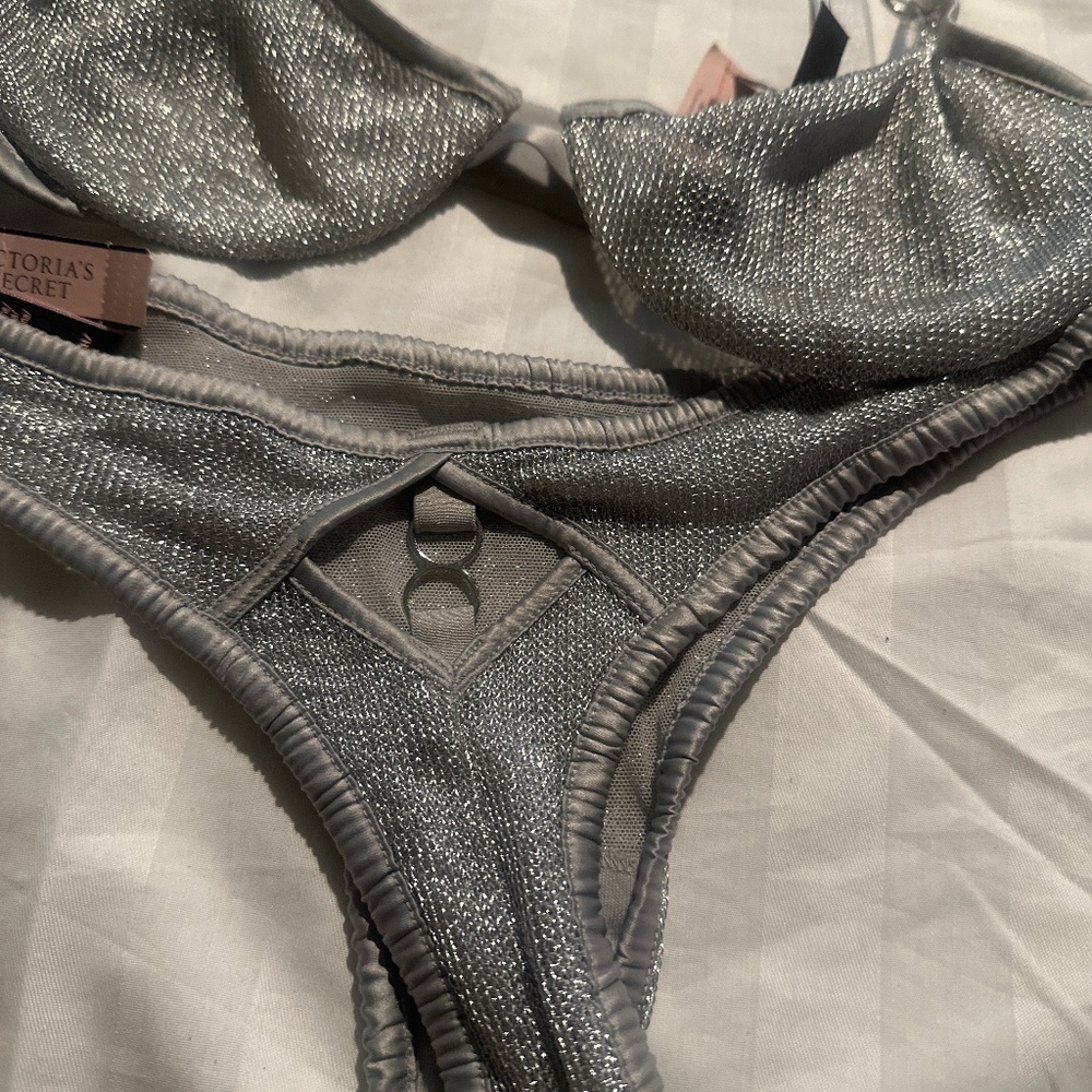 Victorias Secret Lurex Bra & Thong Set 32D-XS